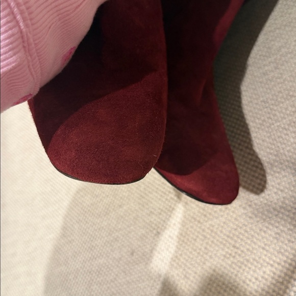 Bettye Muller Suede Cranberry Knee-High Women's Boots Size 38 1/2 - Picture 8 of 9